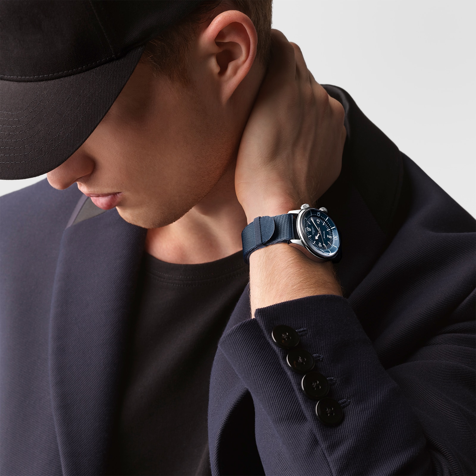 Replica Longines Legend Diver 39mm Mens details Blue Fabric L37644902 7 Replica Longines Legend Diver 39mm Mens details Blue Fabric L37644902