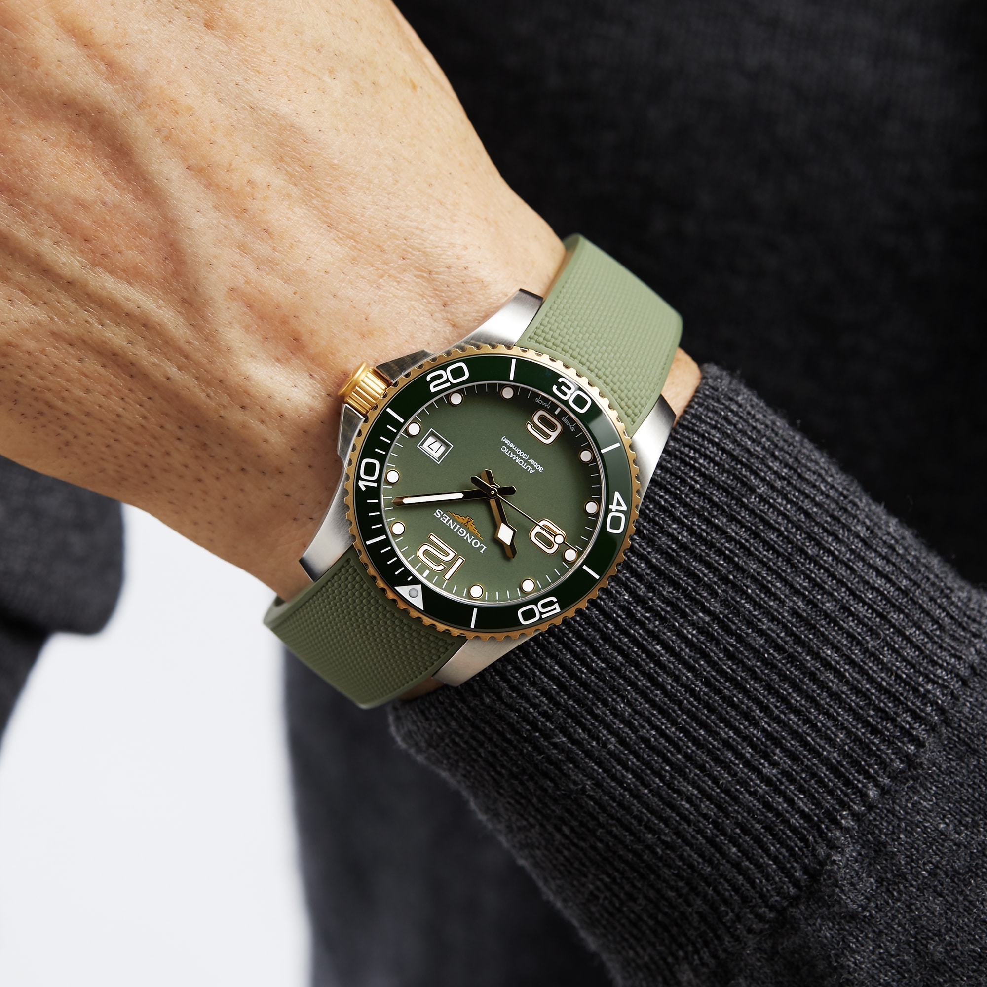 Replica Longines HydroConquest 41mm Mens details L37813069