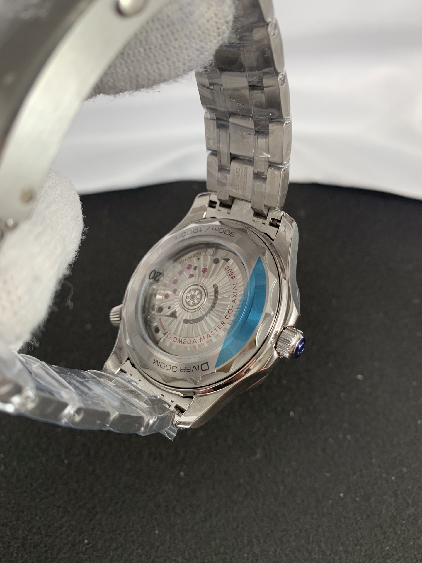 Replica Omega Men Seamaster Diver 210.30.42.20.04.001 8 Replica Omega Men Seamaster Diver 210.30.42.20.04.001
