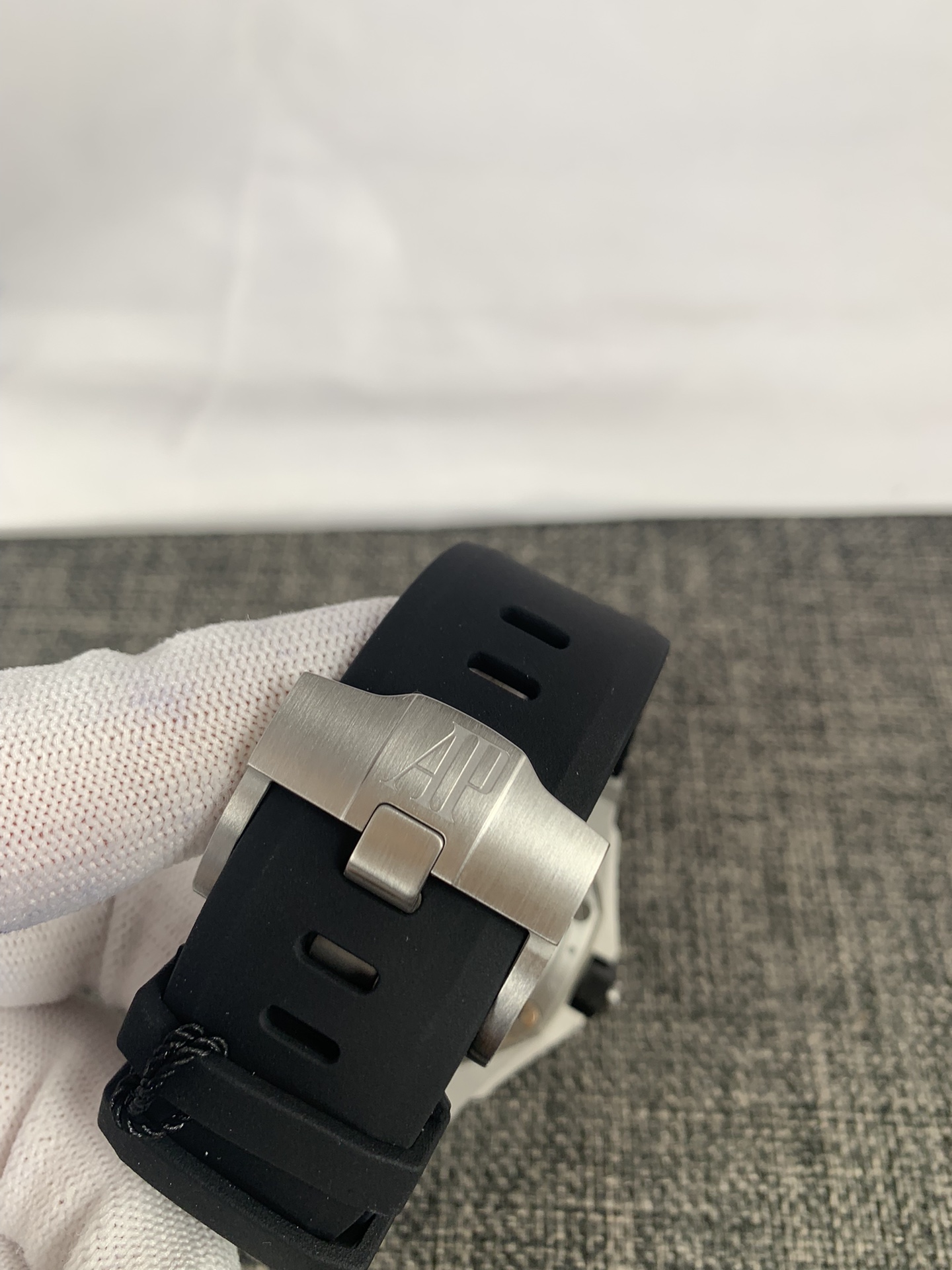 Replica Audemars Piguet Mens Ref.15720CN.OO.A002CA.01
