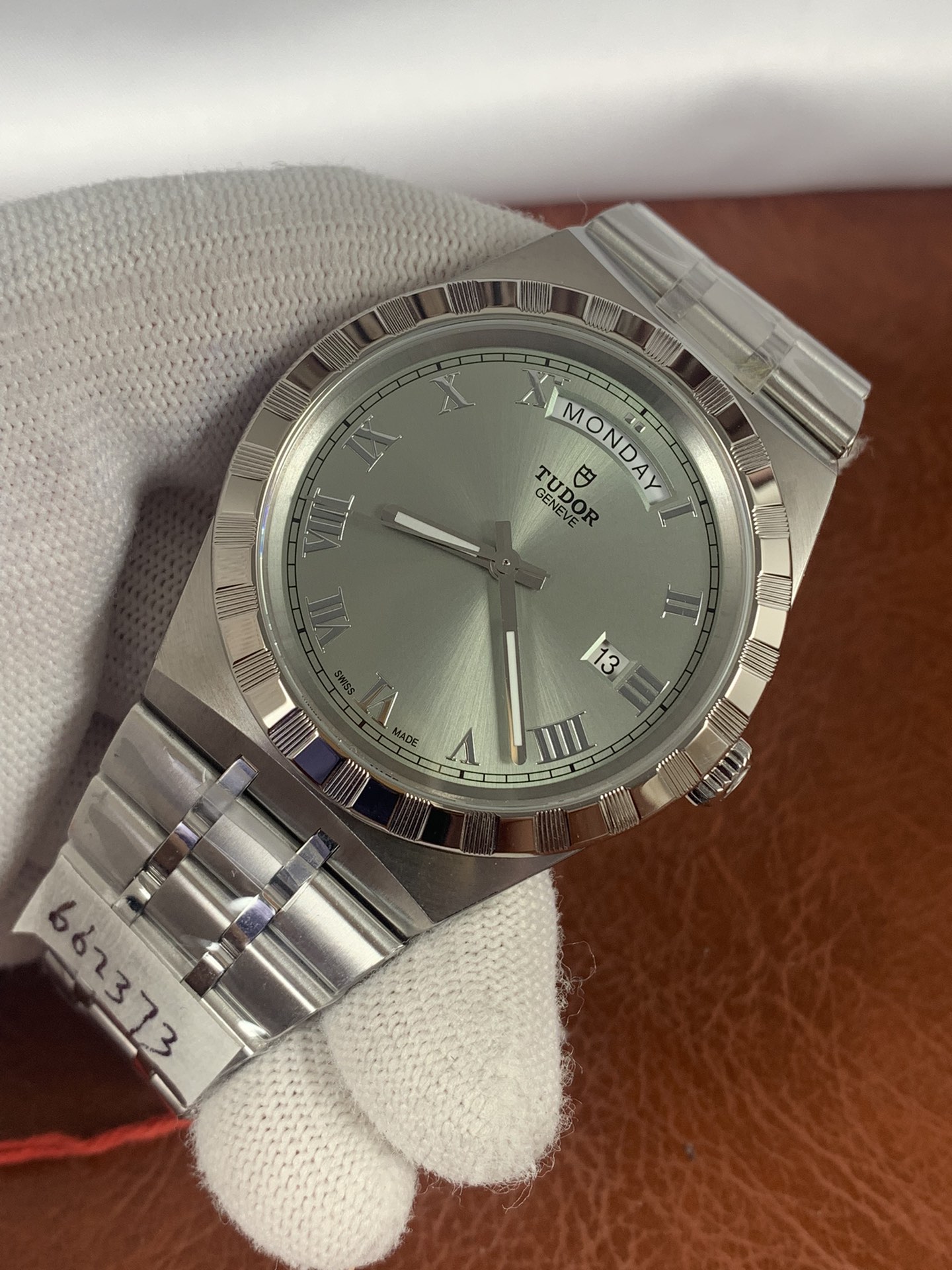 Replica Tudor Mens Royal 28600