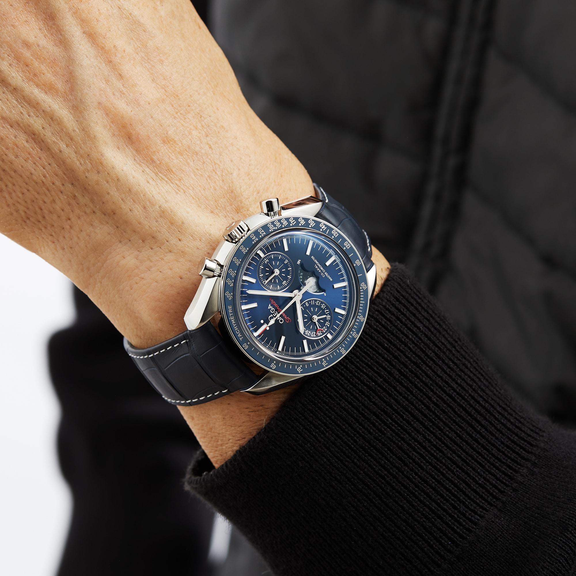 Replica Omega Speedmaster Moonphase Co-Axial Master Chronometer Chronograph Mens details O30433445203001