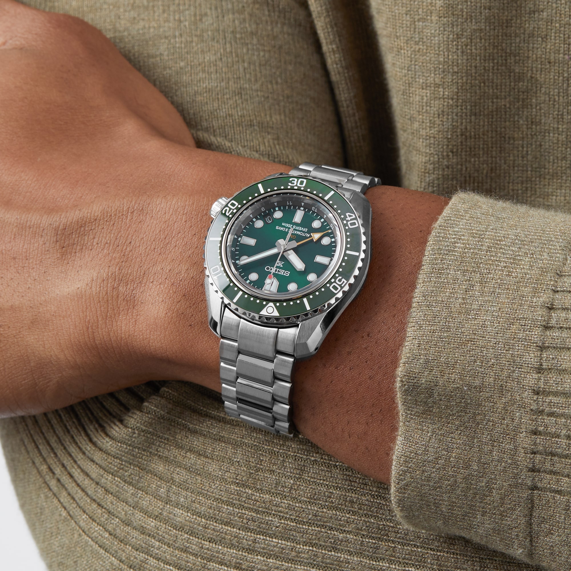 Replica Seiko Prospex Divers GMT 'Marine Green' 42mm Mens details - 1968 Modern Re-interpretation SPB381J1 8 Replica Seiko Prospex Divers GMT 'Marine Green' 42mm Mens details - 1968 Modern Re-interpretation SPB381J1