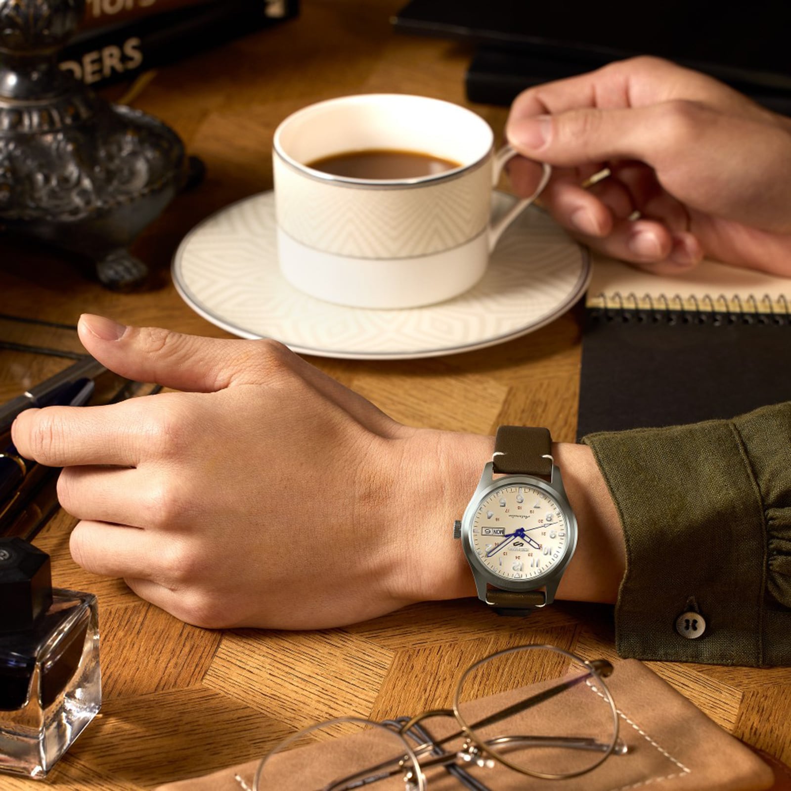 Replica Seiko 5 Sports Laurel Limited Edition 39.5mm Mens details Cream SRPK41K1 8 Replica Seiko 5 Sports Laurel Limited Edition 39.5mm Mens details Cream SRPK41K1
