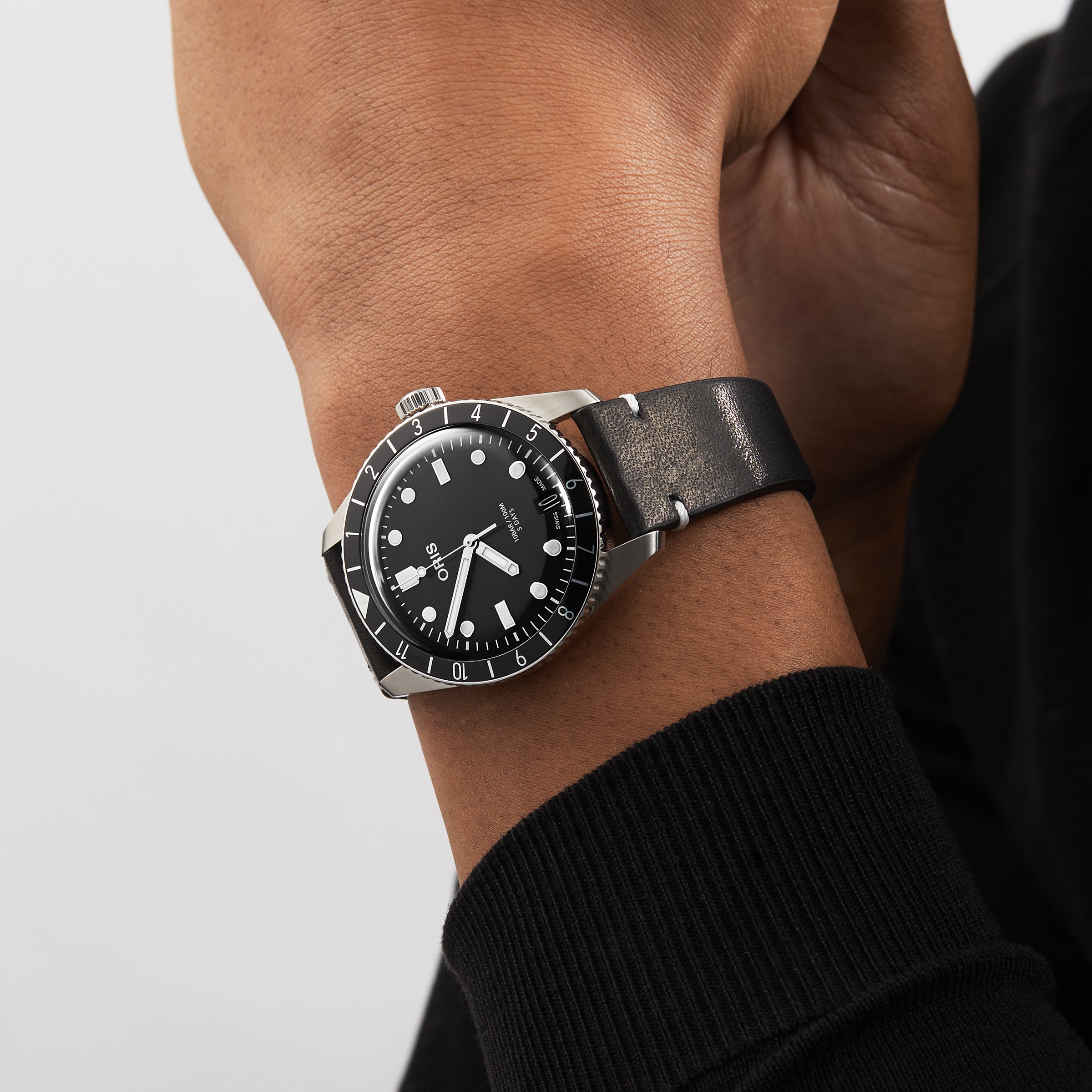 Replica Oris Divers Sixty-Five 12H 40mm Mens details 01 400 7772 4054-07 5 20 82 8 Replica Oris Divers Sixty-Five 12H 40mm Mens details 01 400 7772 4054-07 5 20 82