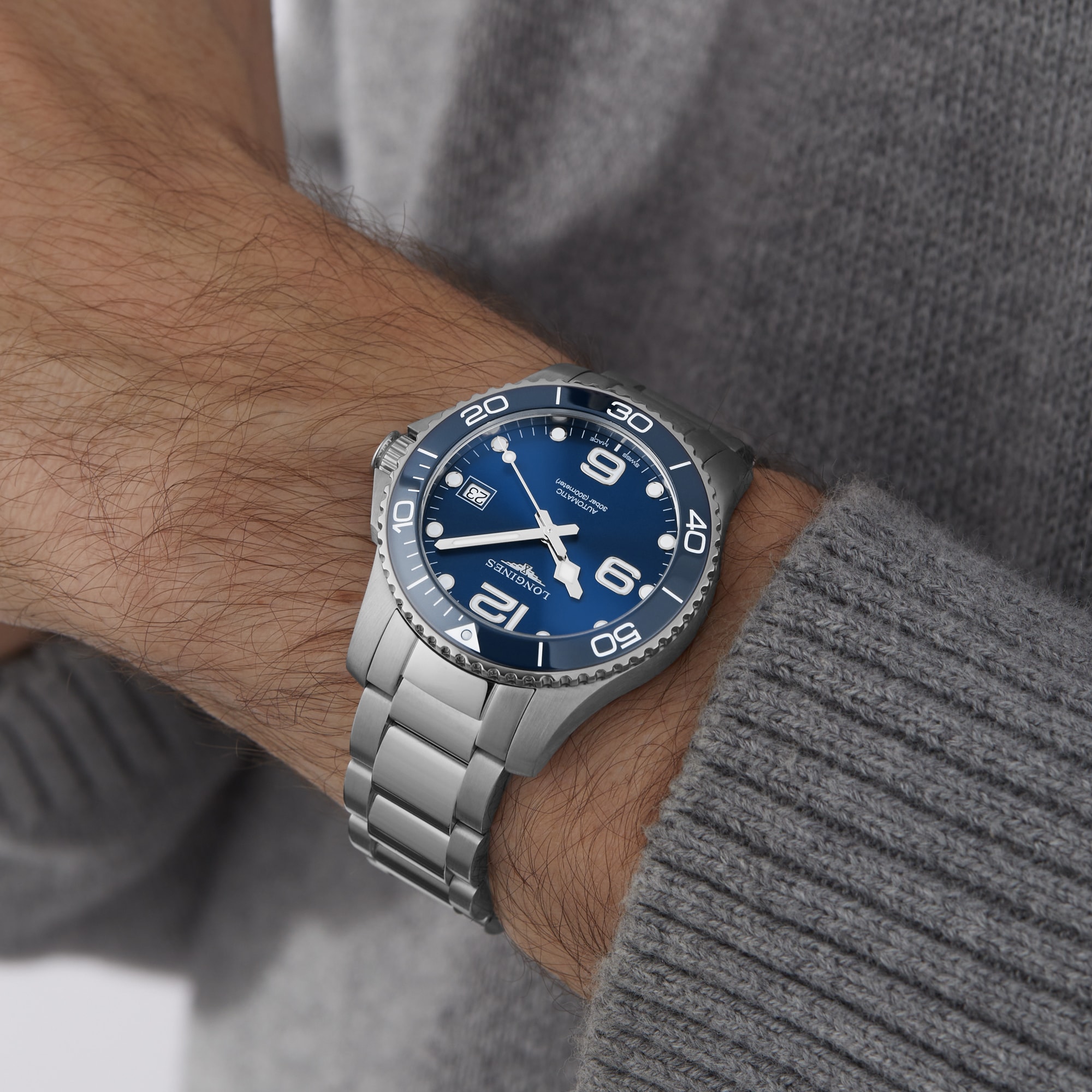 Replica Longines HydroConquest 39mm Mens details Blue L37804966 8 Replica Longines HydroConquest 39mm Mens details Blue L37804966
