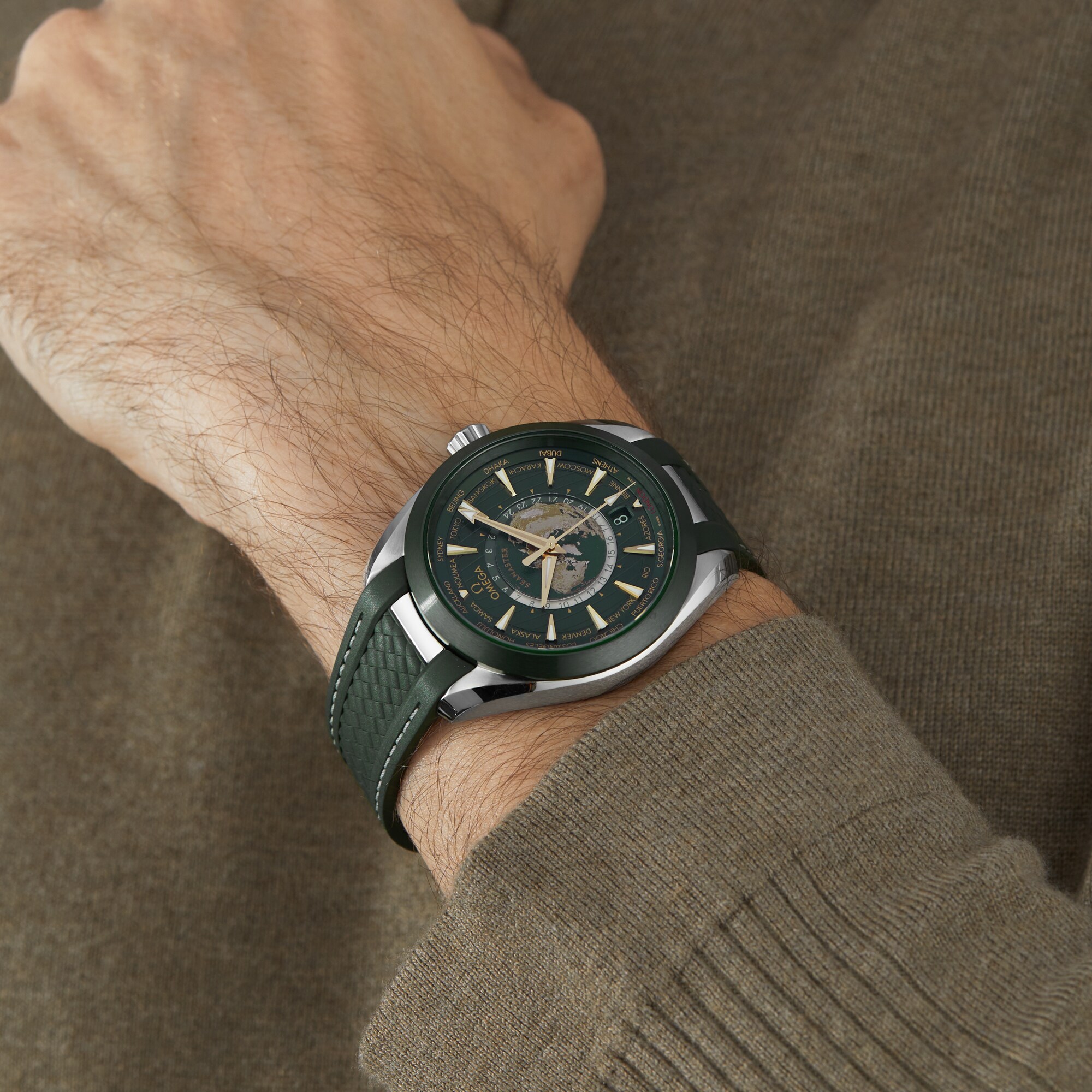Replica Omega Seamaster Aqua Terra 150m Co Axial Master Chronometer GMT Worldtimer 43mm Mens details Green Rubber O22032432210001 8 Replica Omega Seamaster Aqua Terra 150m Co Axial Master Chronometer GMT Worldtimer 43mm Mens details Green Rubber O22032432210001