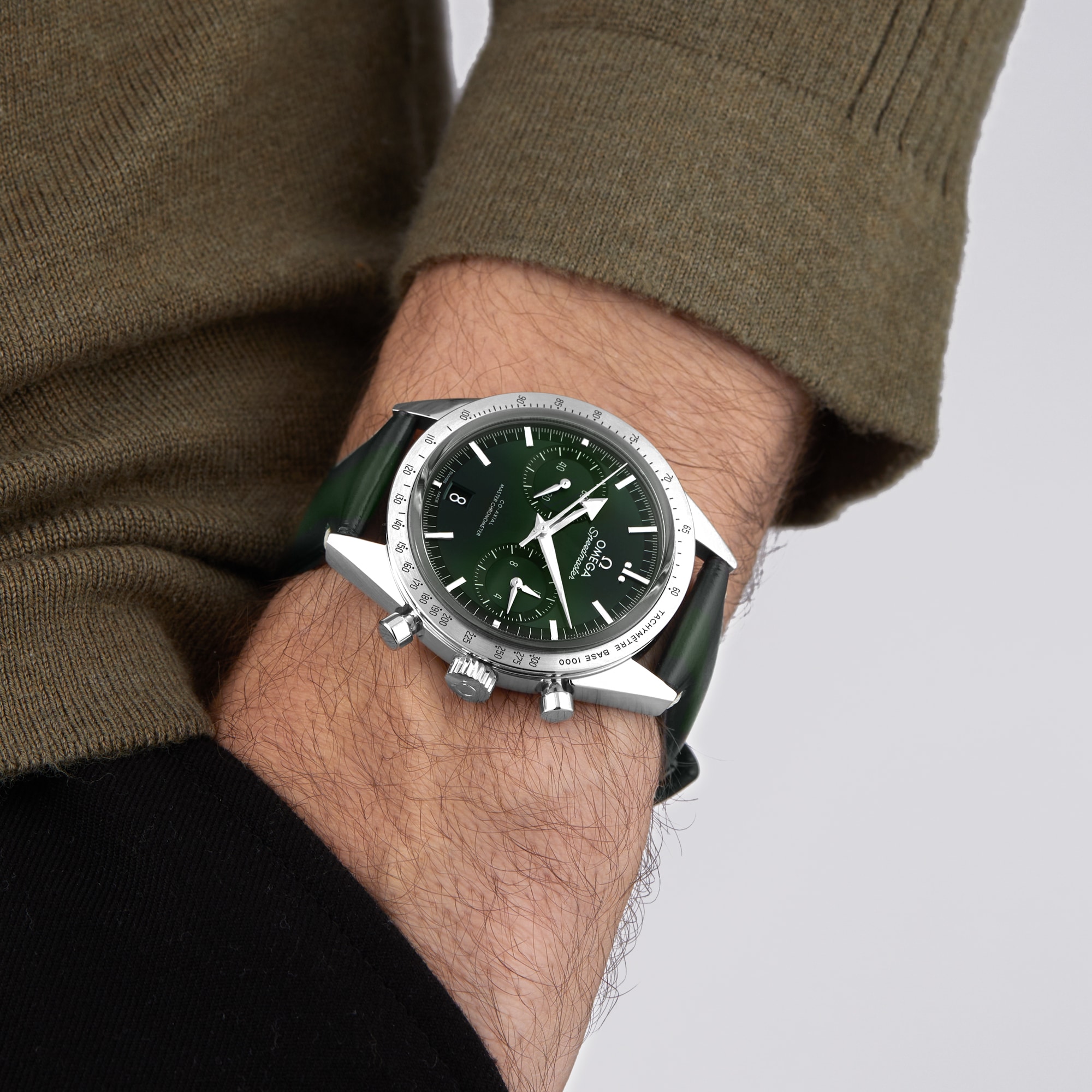 Replica Omega Speedmaster 57 Co-Axial Master Chronometer Chronograph 40.5mm Mens details Green O33212415110001 8 Replica Omega Speedmaster 57 Co-Axial Master Chronometer Chronograph 40.5mm Mens details Green O33212415110001