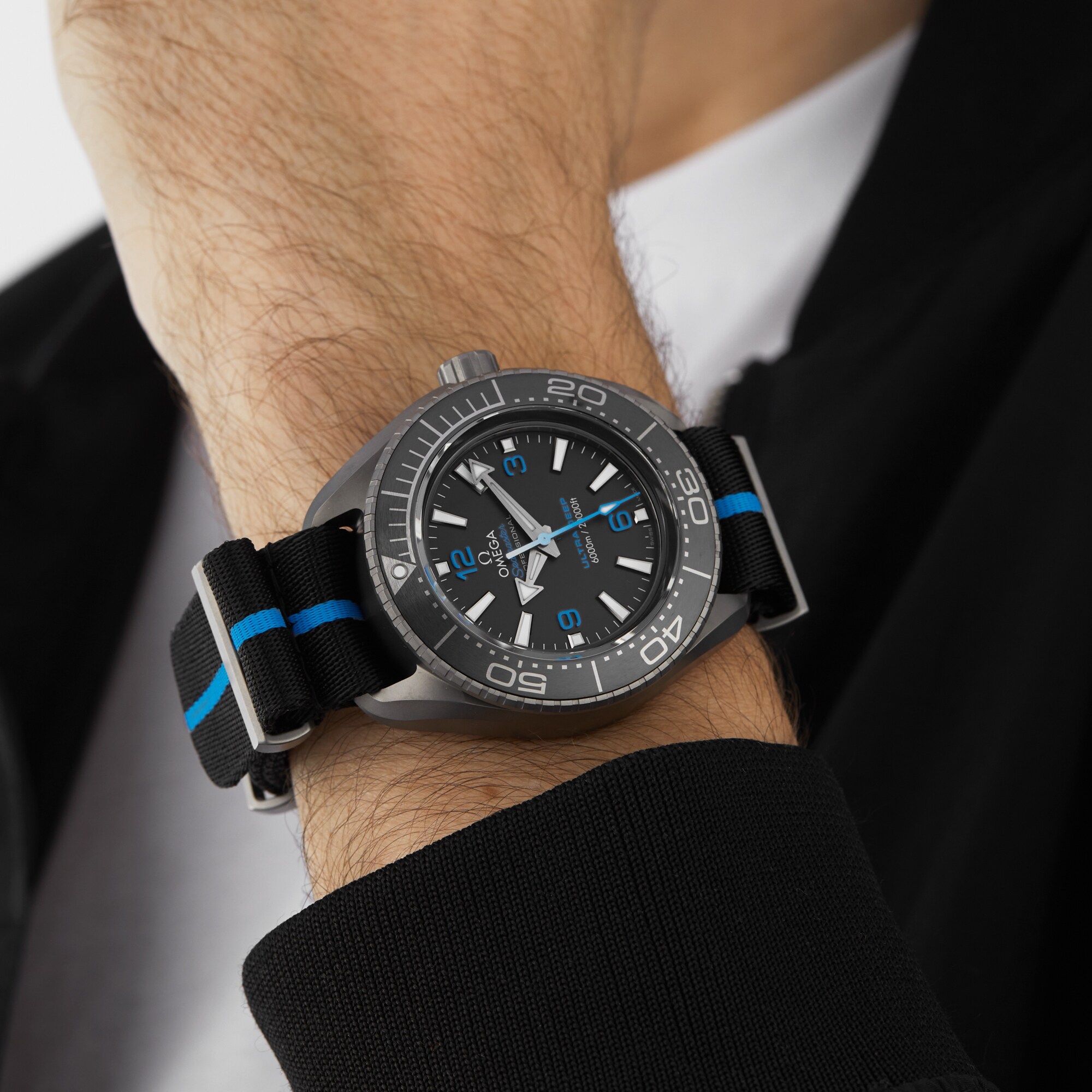 Replica Omega Seamaster Planet Ocean Ultra Deep 6000m Co-Axial Master Chronometer 45.5mm Mens details Black O21592462101001