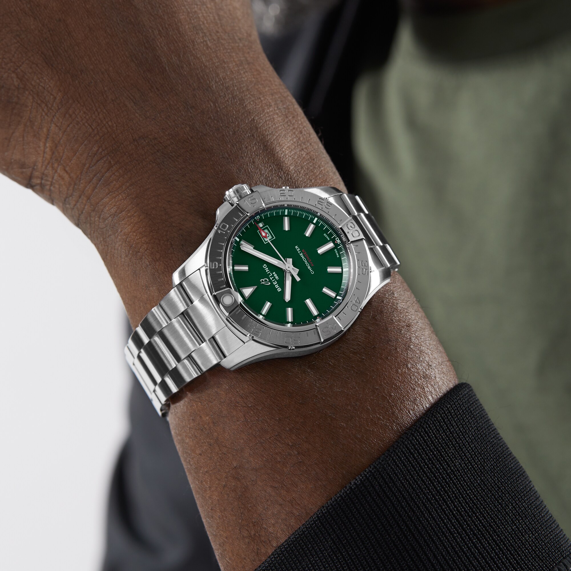 Replica Breitling Avenger Automatic 42mm Mens details Green Stainless Steel A17328101L1A1 9 Replica Breitling Avenger Automatic 42mm Mens details Green Stainless Steel A17328101L1A1