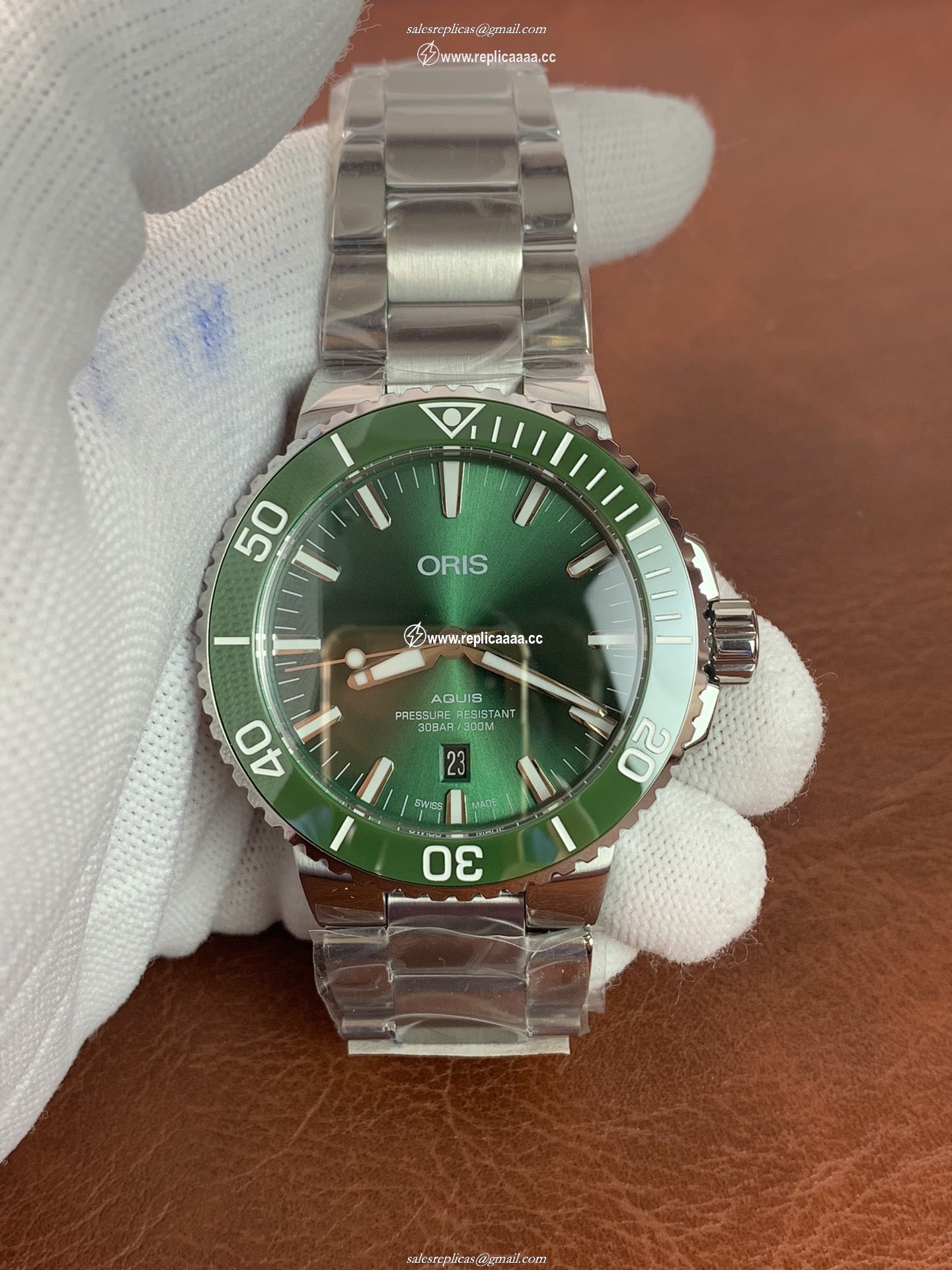 Oris Men Aquis Date 01 733 7730 4157 1 Oris Men Aquis Date 01 733 7730 4157