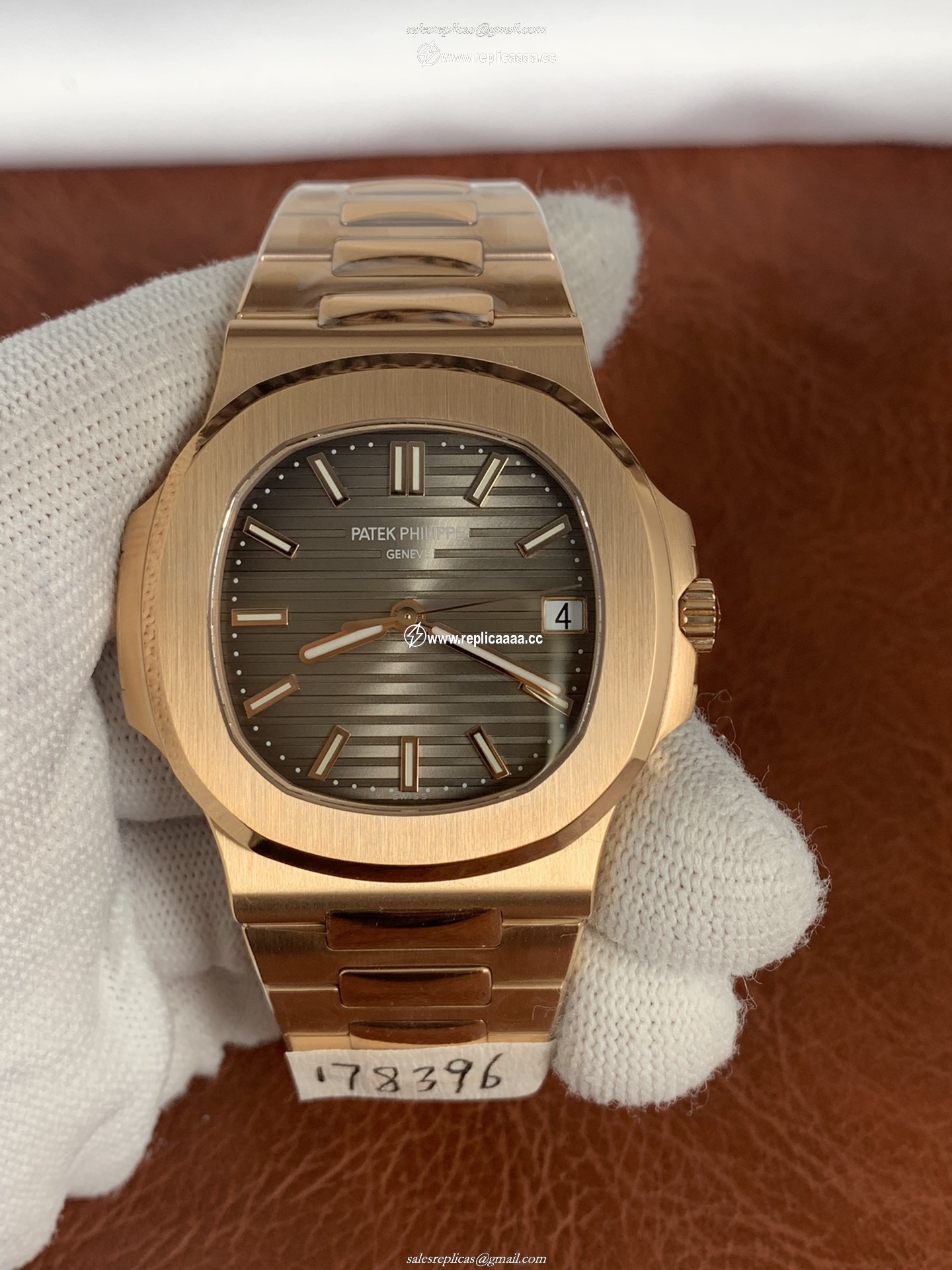 Patek Philippe Men Nautilus Jumbo Ref.5711