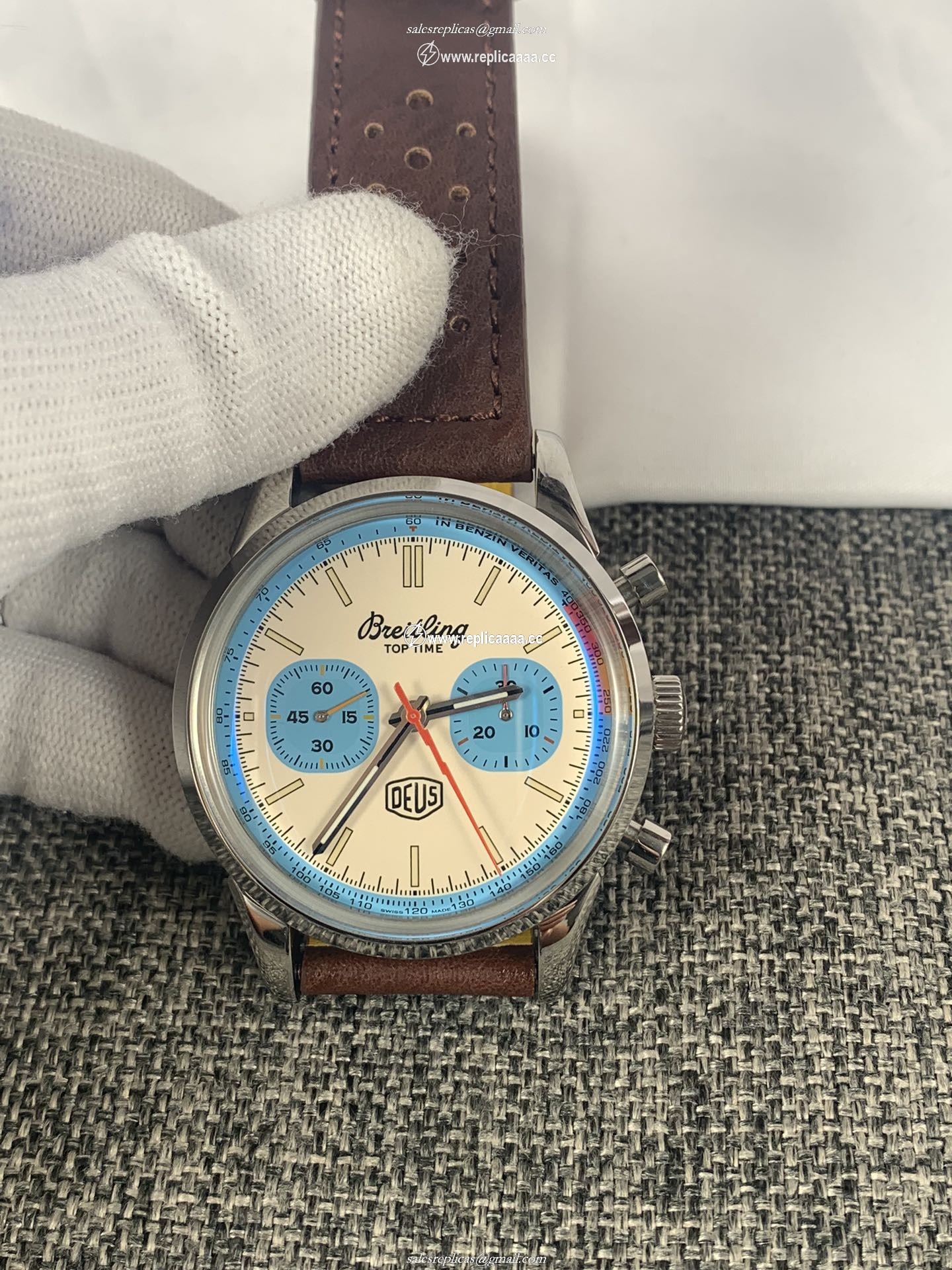 Breitling Men Deus A233112A1A1X1