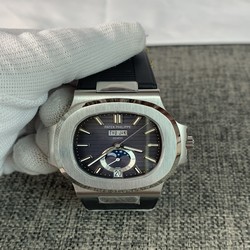 Patek Philippe Men Nautilus Annual Calendar 5726A-001